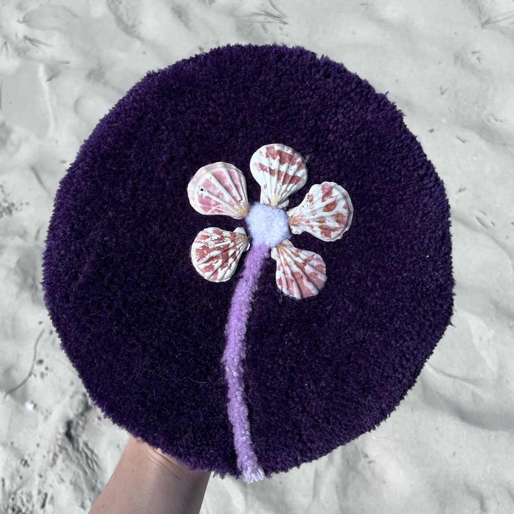 Hand tufted seashell flower 🌸🐚